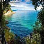 Chic Spacious Surrounded By Nature Near Opatija アパート