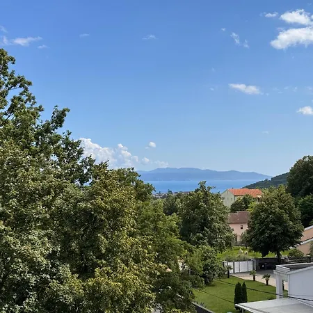 Chic Spacious Surrounded By Nature Near Opatija Lägenhet