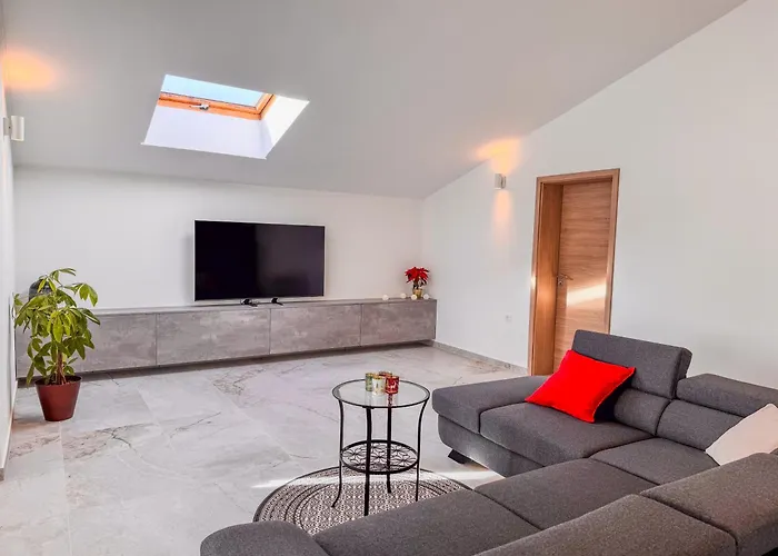 Chic Spacious Surrounded By Nature Near Opatija Appartamento *