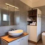 Chic Spacious Surrounded By Nature Near Opatija *