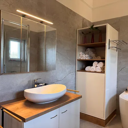 Chic Spacious Surrounded By Nature Near Opatija *