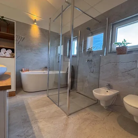 Chic Spacious Surrounded By Nature Near Opatija