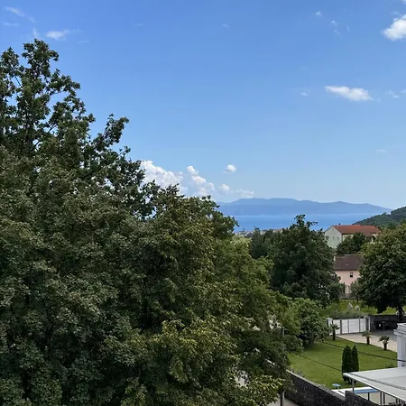 Chic Spacious Surrounded By Nature Near Opatija Apartment Matulji